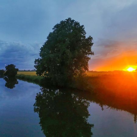 Ferienglueck An Der Nordsee Buche Deine Erdgeschoss-Ferienwohnung Mit Kamin Terrasse Und Eingezaeuntem Garten Fuer Unvergessliche Auszeiten Altfunnixsiel Kültér fotó