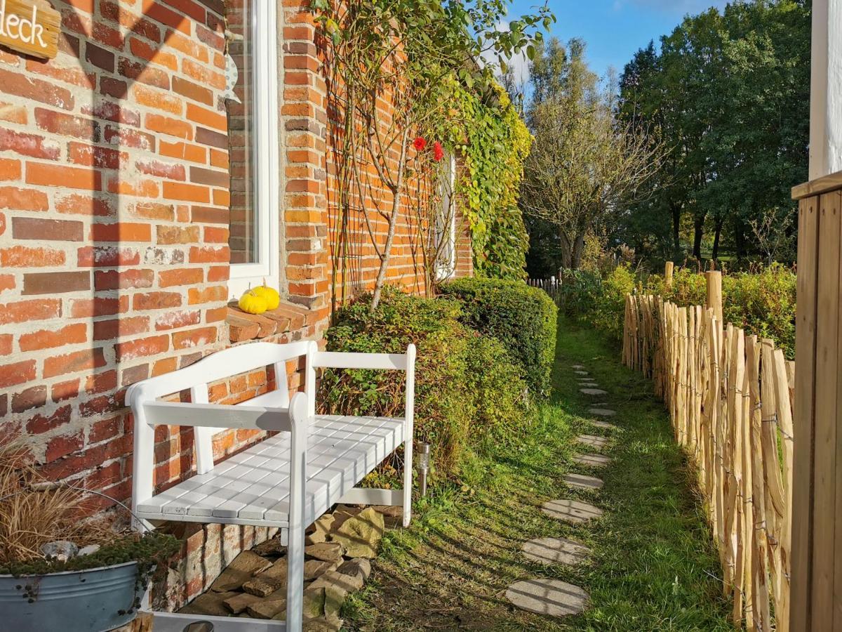 Ferienglueck An Der Nordsee Buche Deine Erdgeschoss-Ferienwohnung Mit Kamin Terrasse Und Eingezaeuntem Garten Fuer Unvergessliche Auszeiten Altfunnixsiel Kültér fotó