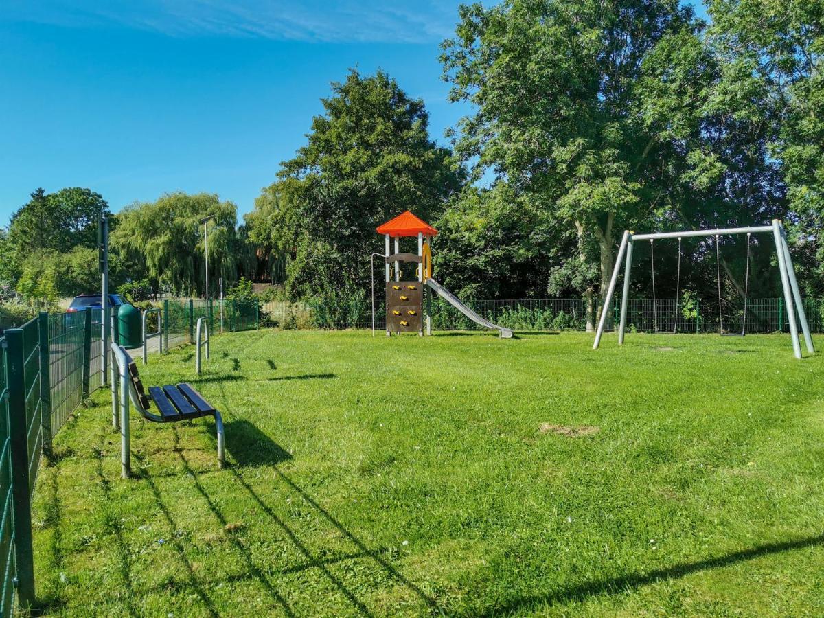 Ferienglueck An Der Nordsee Buche Deine Erdgeschoss-Ferienwohnung Mit Kamin Terrasse Und Eingezaeuntem Garten Fuer Unvergessliche Auszeiten Altfunnixsiel Kültér fotó