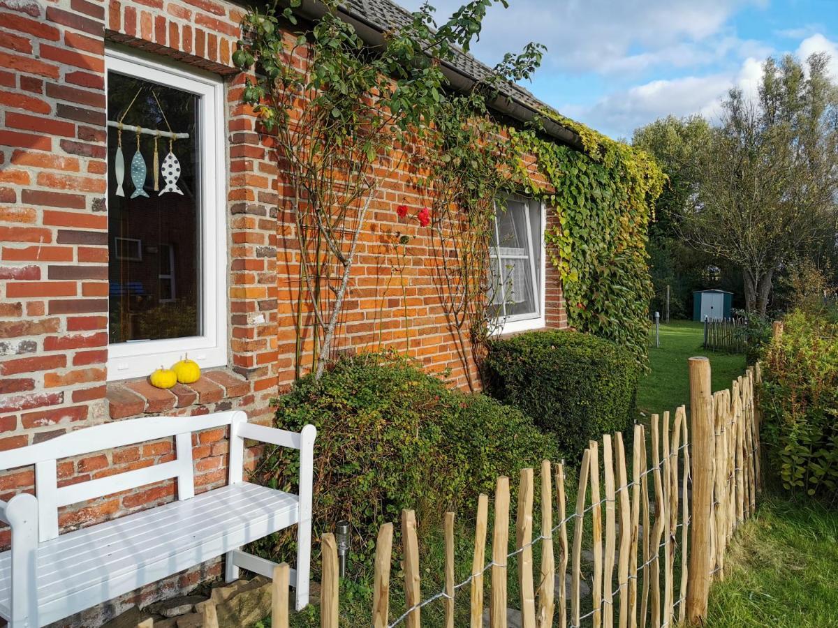 Ferienglueck An Der Nordsee Buche Deine Erdgeschoss-Ferienwohnung Mit Kamin Terrasse Und Eingezaeuntem Garten Fuer Unvergessliche Auszeiten Altfunnixsiel Kültér fotó