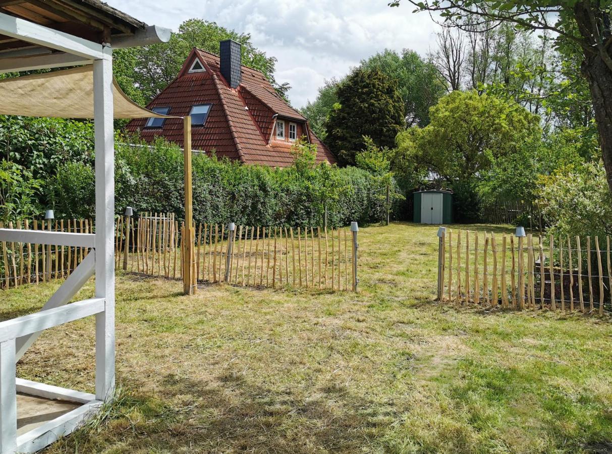 Ferienglueck An Der Nordsee Buche Deine Erdgeschoss-Ferienwohnung Mit Kamin Terrasse Und Eingezaeuntem Garten Fuer Unvergessliche Auszeiten Altfunnixsiel Kültér fotó